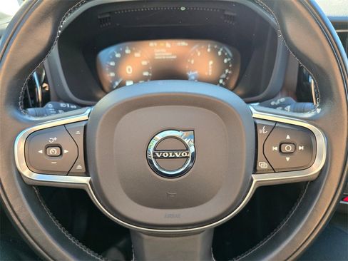 Used 2021 Volvo XC60 T5 Momentum w/ Advanced Package image 58