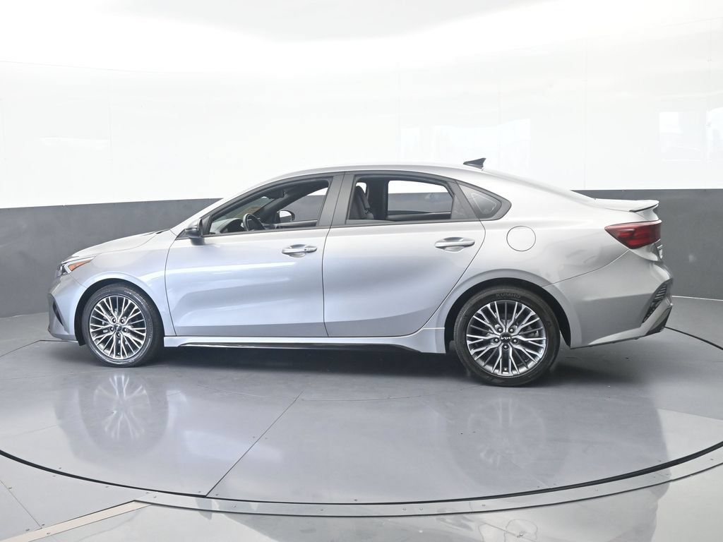 Used 2024 Kia Forte GT-Line FWD image 3