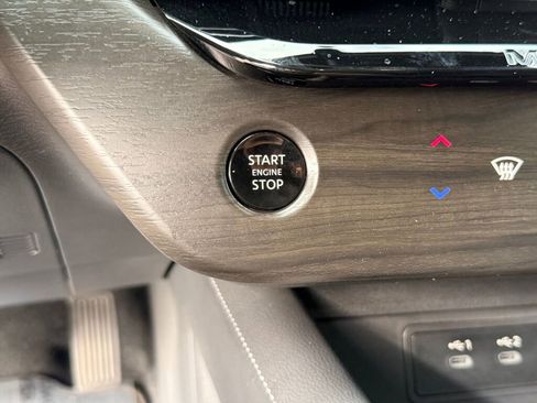 Used 2025 Nissan Murano SV image 6