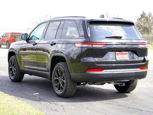 New 2026 Jeep Grand Cherokee Altitude RWD image 8