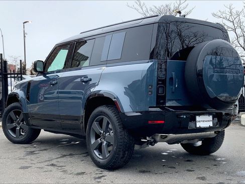 New 2026 Land Rover Defender 110 X-Dynamic SE image 12