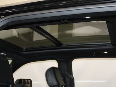 Used 2025 RAM 1500 Laramie w/ Sport Appearance Package AWD/4WD image 13