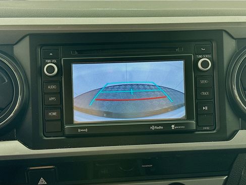 Used 2016 Toyota Tacoma SR5 image 21