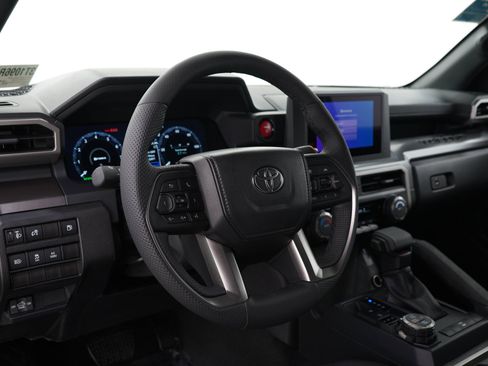 Used 2026 Toyota Tacoma TRD Off-Road AWD/4WD image 25