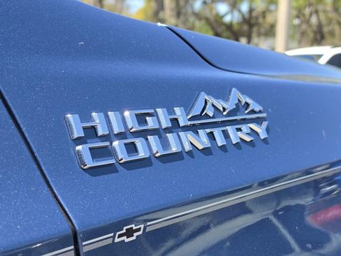 New 2026 Chevrolet Suburban High Country image 13