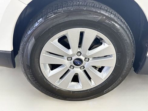 Used 2019 Subaru Outback 2.5i Premium image 40
