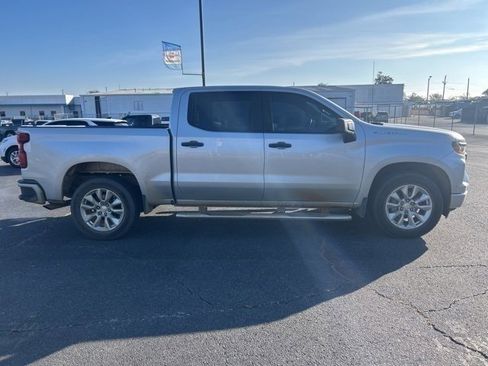 Used 2022 Chevrolet Silverado 1500 Custom image 5