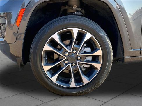 Used 2023 Jeep Grand Cherokee Overland AWD/4WD image 11