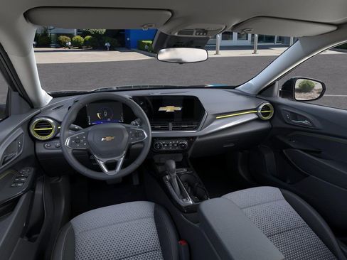 New 2026 Chevrolet Trax LT w/ Driver Confidence Package FWD image 15