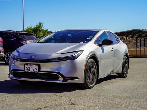 Used 2023 Toyota Prius Prime SE image 4