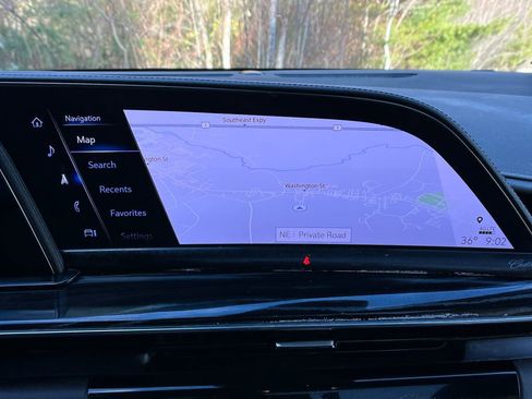 Used 2022 Cadillac Escalade ESV Sport image 18