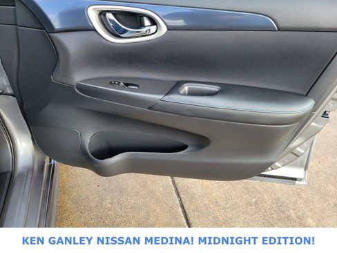 Used 2018 Nissan Sentra SR w/ SR Midnight Edition Package image 50