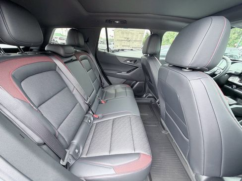 New 2026 Chevrolet Equinox RS w/ Convenience Package III FWD image 28