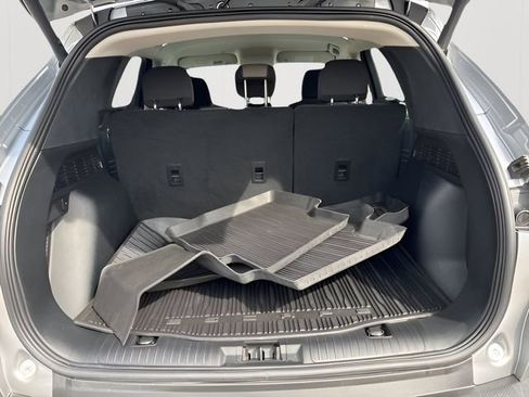 Used 2021 Ford Escape SE w/ SE Sport Appearance Package image 19