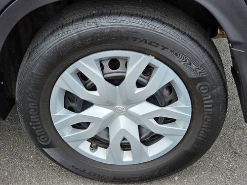 Used 2023 Toyota Corolla Cross L AWD/4WD image 15