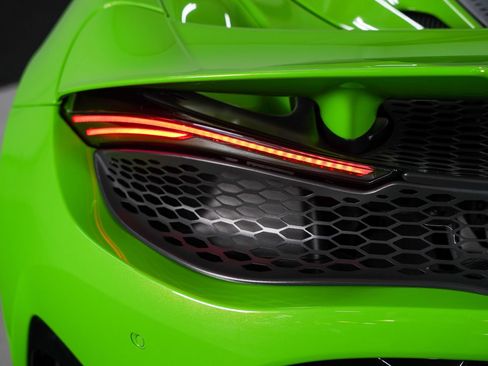 Used 2024 McLaren 750S Spider RWD image 20