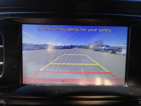 Used 2017 Kia Soul + image 9