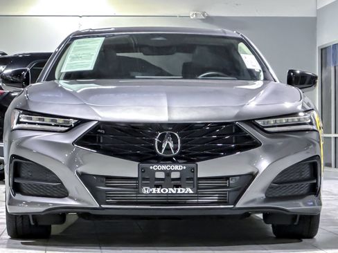 Used 2025 Acura TLX w/ Technology Package image 5