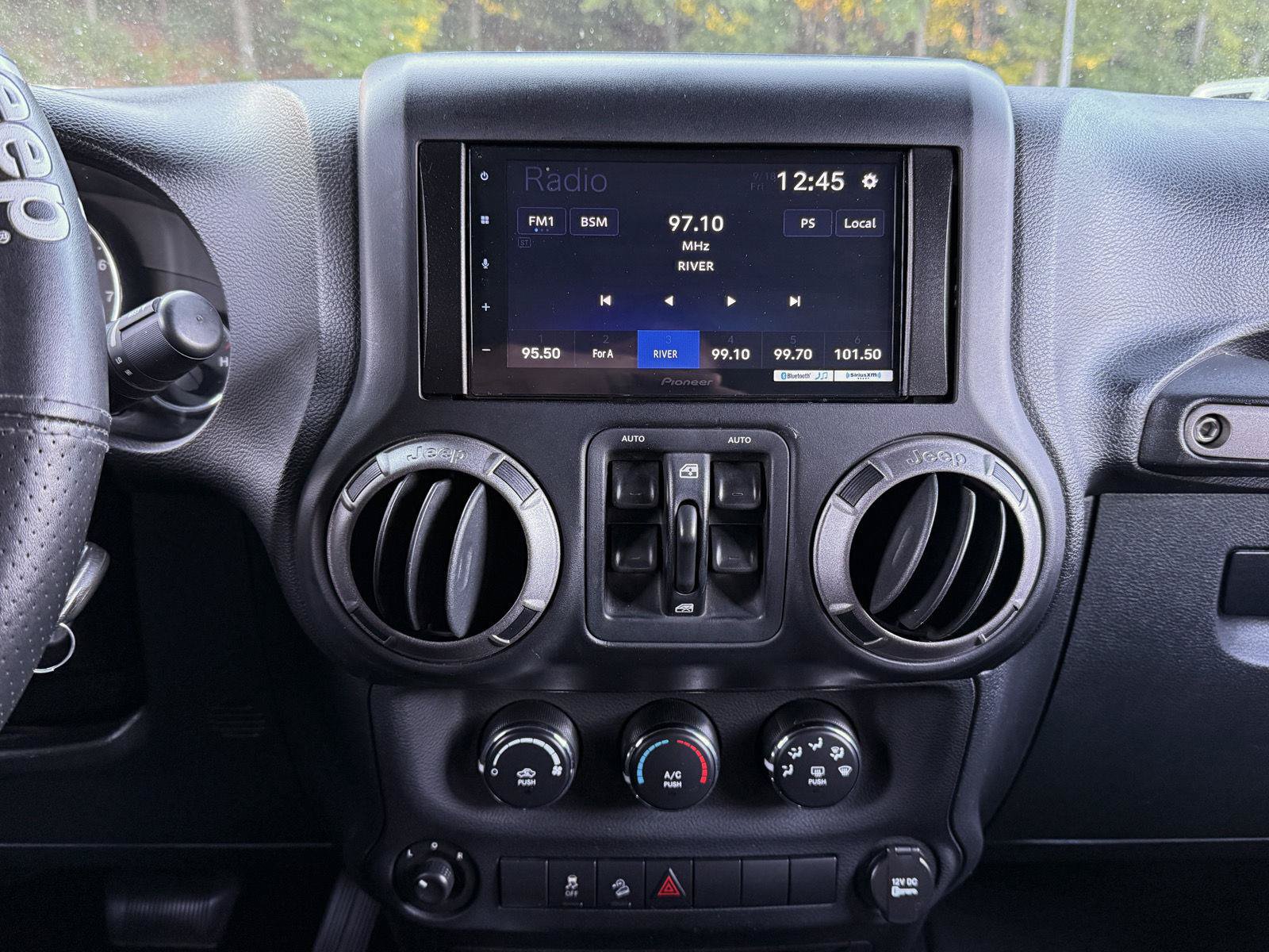 Used 2012 Jeep Wrangler Unlimited Sport AWD/4WD image 17