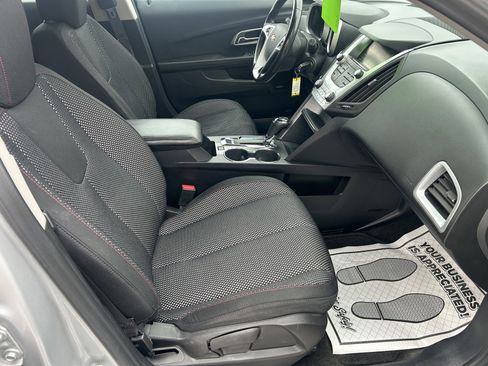 Used 2017 Chevrolet Equinox LT w/ Convenience Package image 17