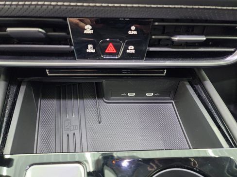 Used 2025 Volkswagen Atlas SE AWD/4WD image 45