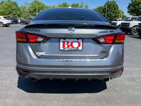 Used 2022 Nissan Altima 2.5 SR w/ Midnight Edition Package AWD/4WD image 9