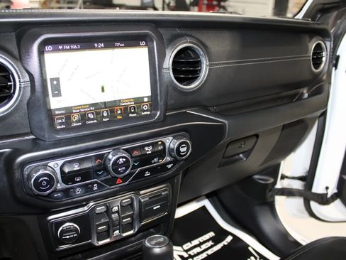 Used 2021 Jeep Wrangler Unlimited Sahara AWD/4WD image 38