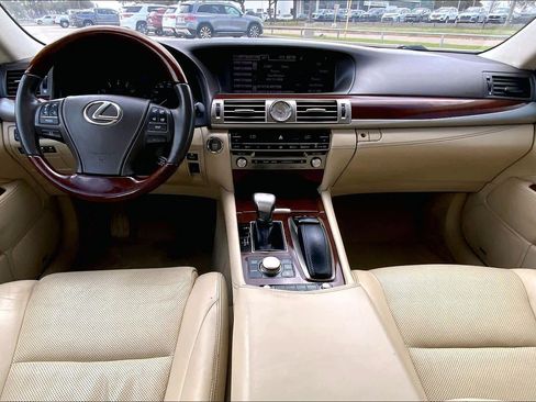 Used 2014 Lexus LS 460 w/ Ultra Luxury Package image 15