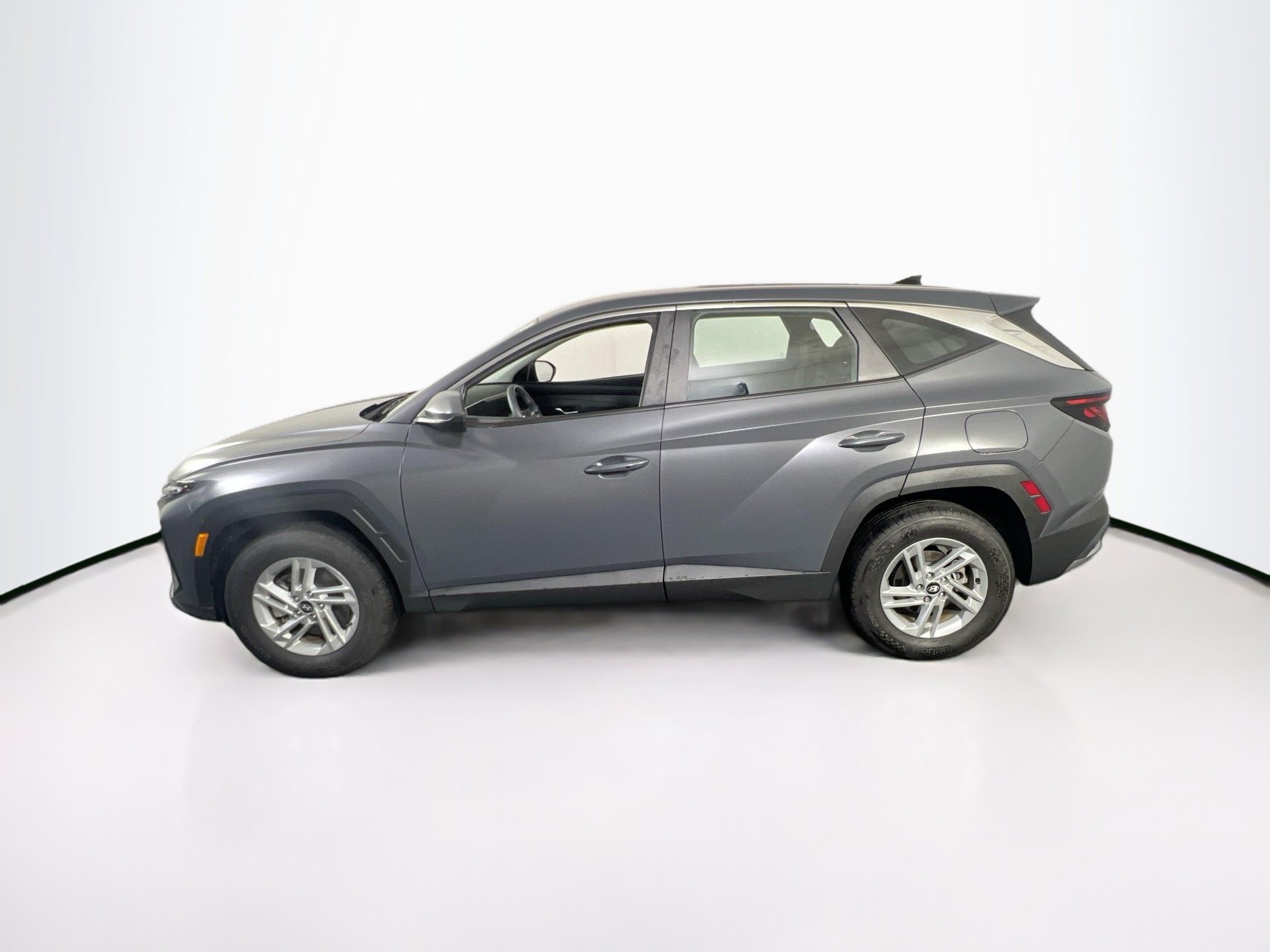 Used 2025 Hyundai Tucson SE AWD/4WD image 8