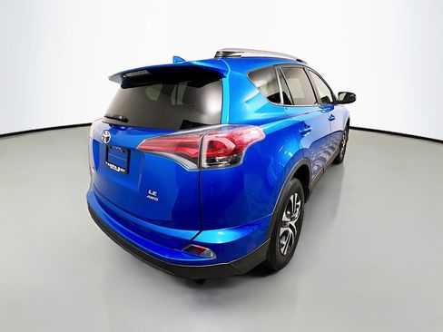 Used 2017 Toyota RAV4 LE image 4