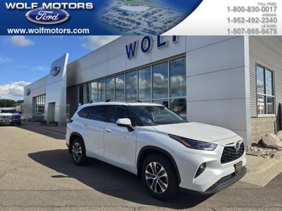 Used 2023 Toyota Highlander XLE