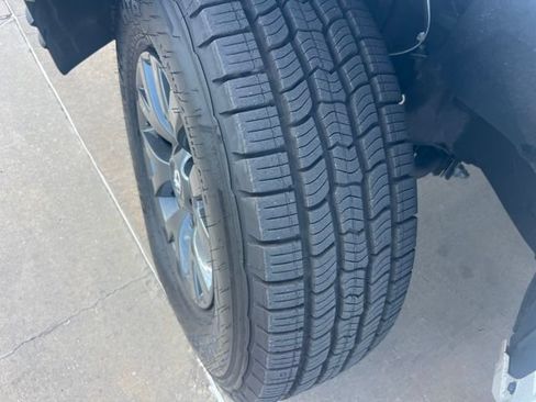 Used 2021 Toyota Tacoma SR5 RWD image 6