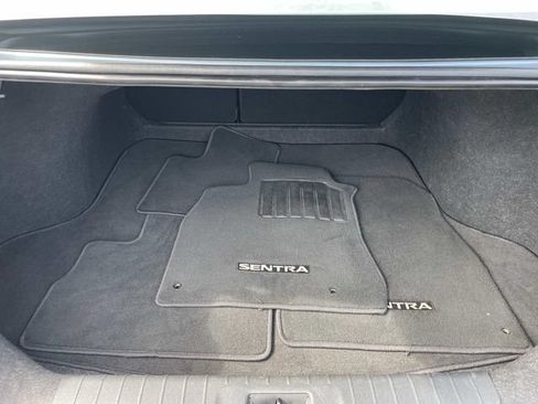 Used 2024 Nissan Sentra SV FWD image 10