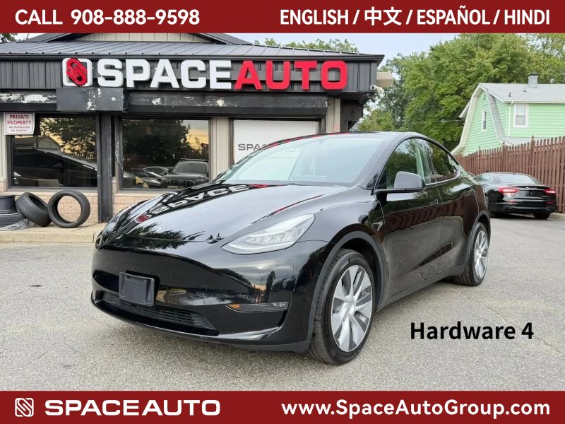 Used 2023 Tesla Model Y Long Range AWD/4WD image 1
