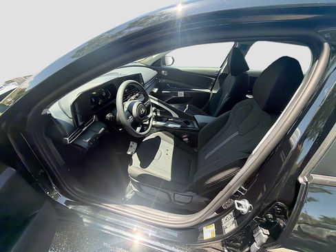 New 2026 Hyundai Elantra SE FWD image 14