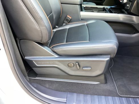 New 2026 Ford F250 Lariat w/ Black Appearance Package image 29