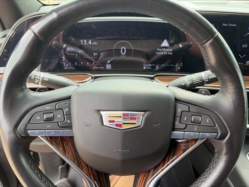 Used 2022 Cadillac Escalade Premium Luxury AWD/4WD image 8