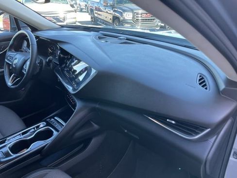Used 2022 Buick Envision Preferred image 18