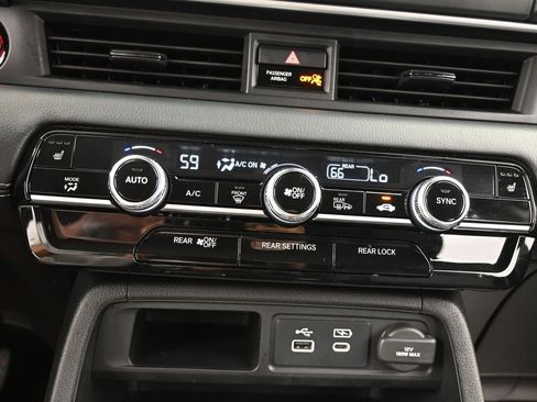 Used 2025 Honda Pilot EX-L image 25