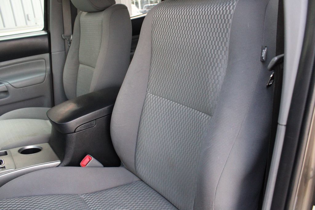 Used 2015 Toyota Tacoma 4x4 Double Cab w/ SR5 Package image 4