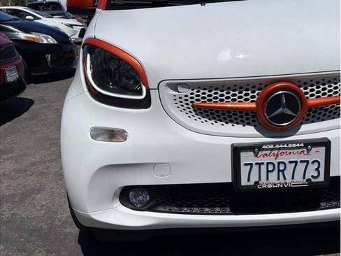 Used 2016 smart fortwo Proxy RWD image 23