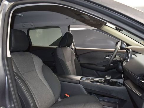 Used 2022 Nissan Rogue SV image 12