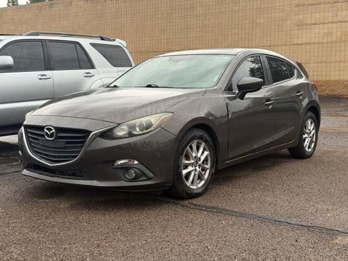 Used 2016 MAZDA MAZDA3 i Touring FWD image 2
