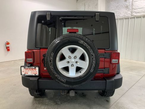 Used 2013 Jeep Wrangler Sport AWD/4WD image 6