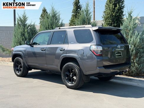Used 2022 Toyota 4Runner SR5 Premium w/ Moonroof Package AWD/4WD image 5