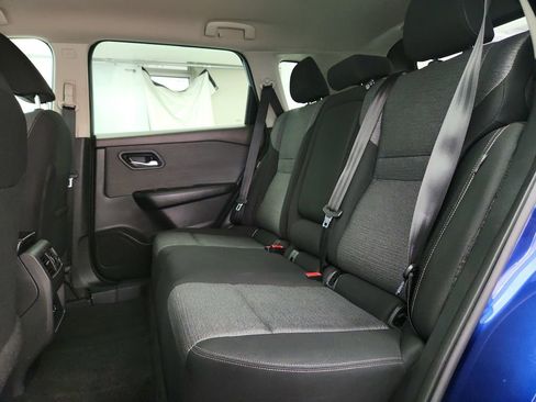 Used 2023 Nissan Rogue SV image 25