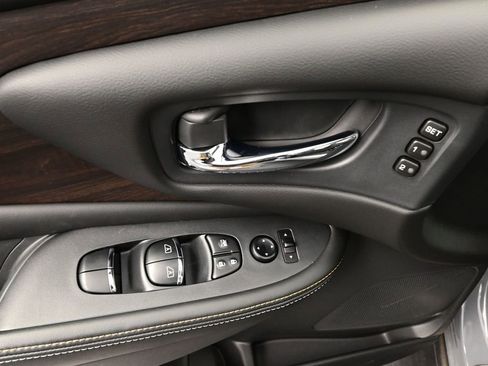 Used 2024 Nissan Murano Platinum w/ Cargo Package image 16