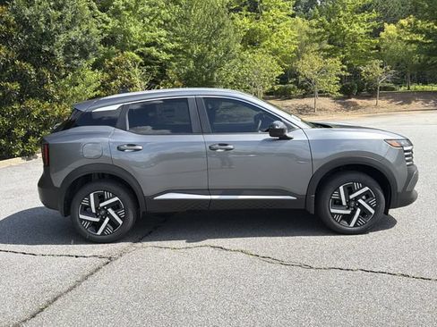New 2026 Nissan Kicks SV w/ SV Premium Package FWD image 10