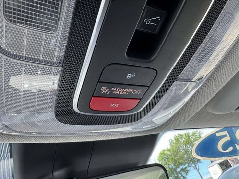 Certified 2025 Hyundai Elantra Limited FWD image 27
