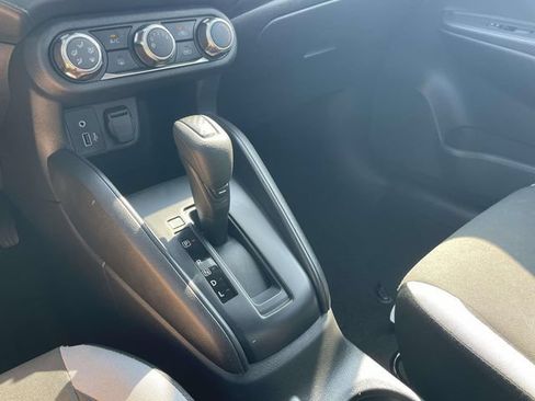 Used 2025 Nissan Versa S FWD image 30